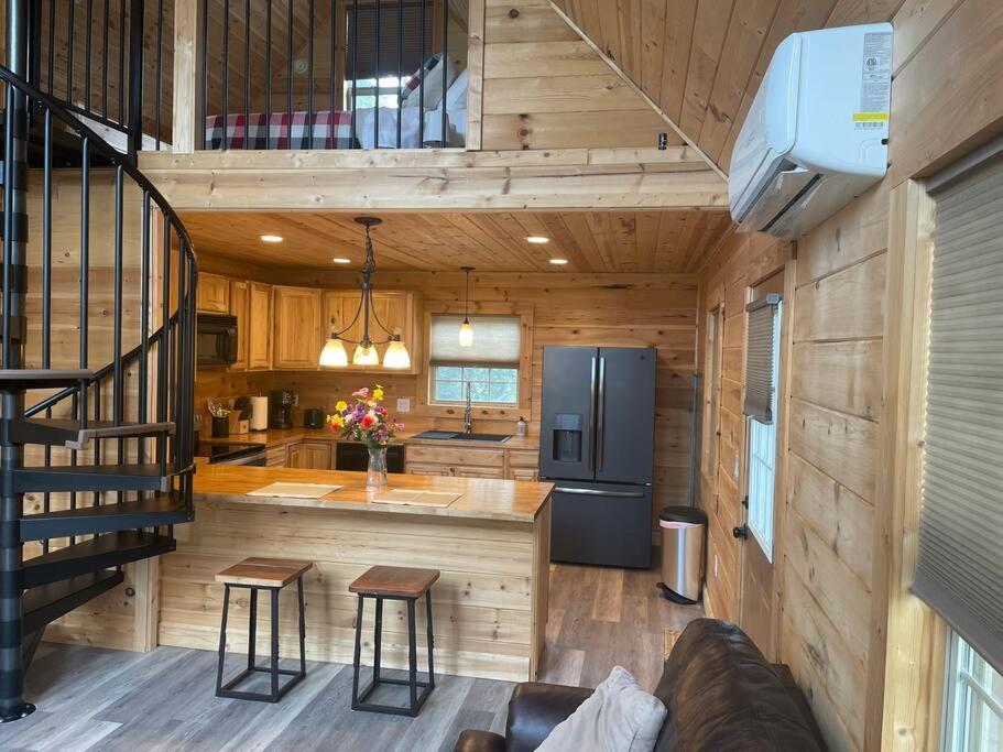 Cozy 1 Bedroom Cabin In The Heart Of Jonesborough Eksteriør bilde
